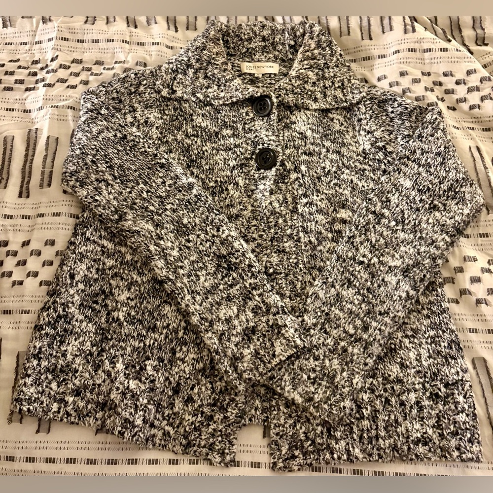 Jones New York CARDIGAN WITH COLLAR SIZE M IN BLACK & WHITE SOFT & COZY!!